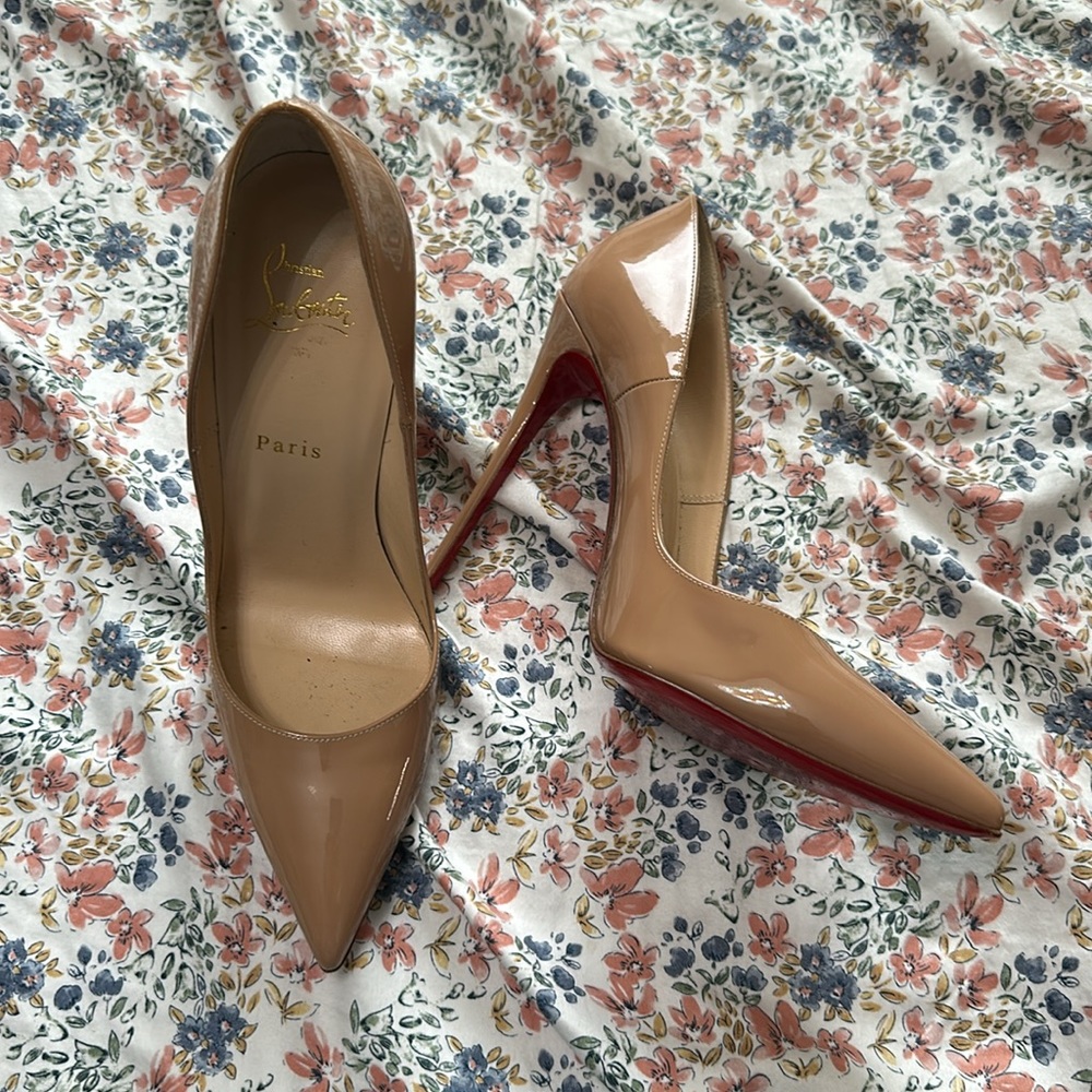 Christian Louboutin so Kate nude patent leather pumps classic heels